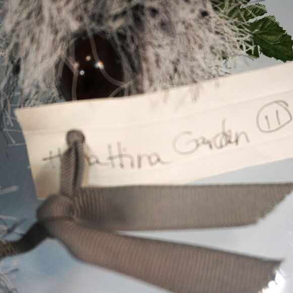 Hinahina Garden Hawaiian Koa Lei Floral Eyelash Yarn Ribbon w Faux Kukui Nut - Picture 7 of 9